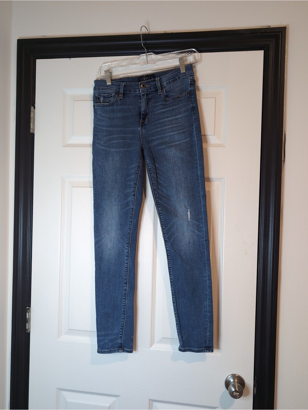 Size 6/28 women's lucky brand skinny jeans